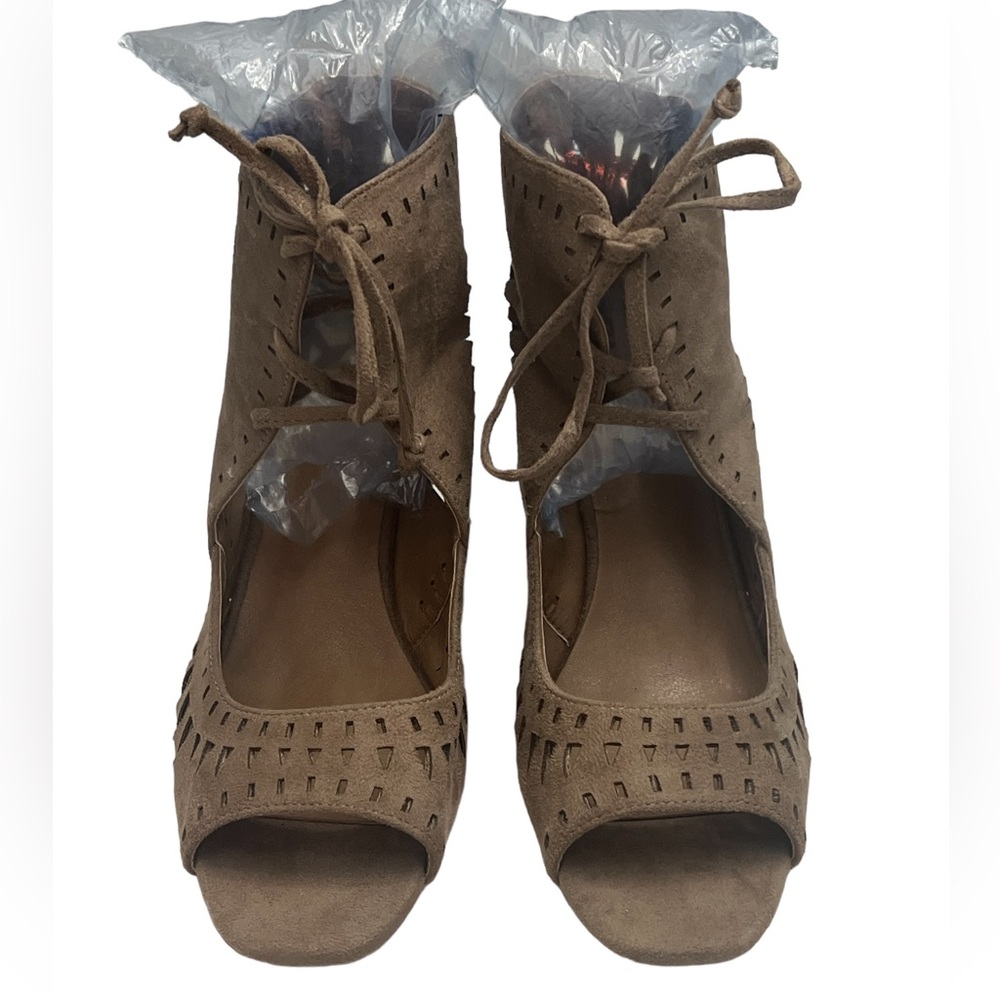 Shoes - JC - Lace Up Heel Peep Toe EUC like New #SB2